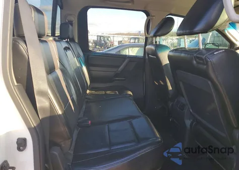 2010 Nissan Titan Xe z USA, uszkodzony, nr VIN 1N6BA0ED2AN316437